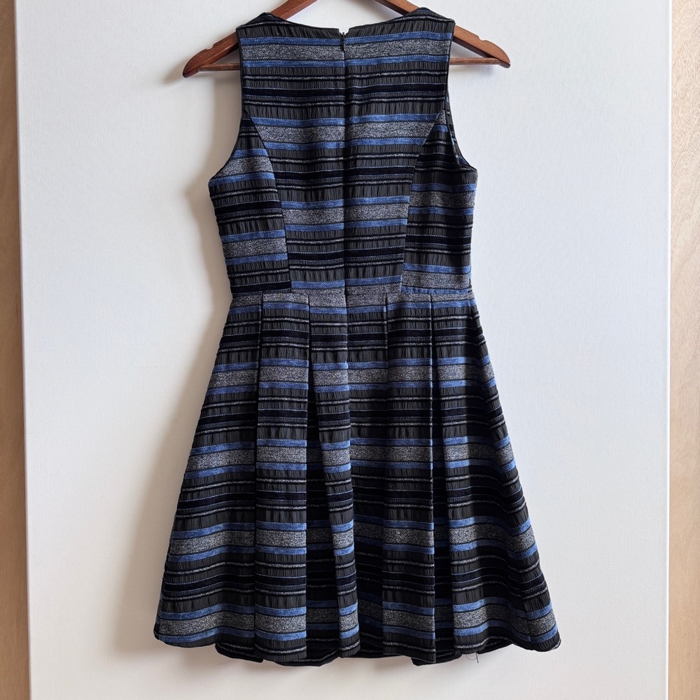 Forever 21 Blue & Black Striped Sleeveless Fit and Flare Pleated Dress Size XS - Picture 5 of 12